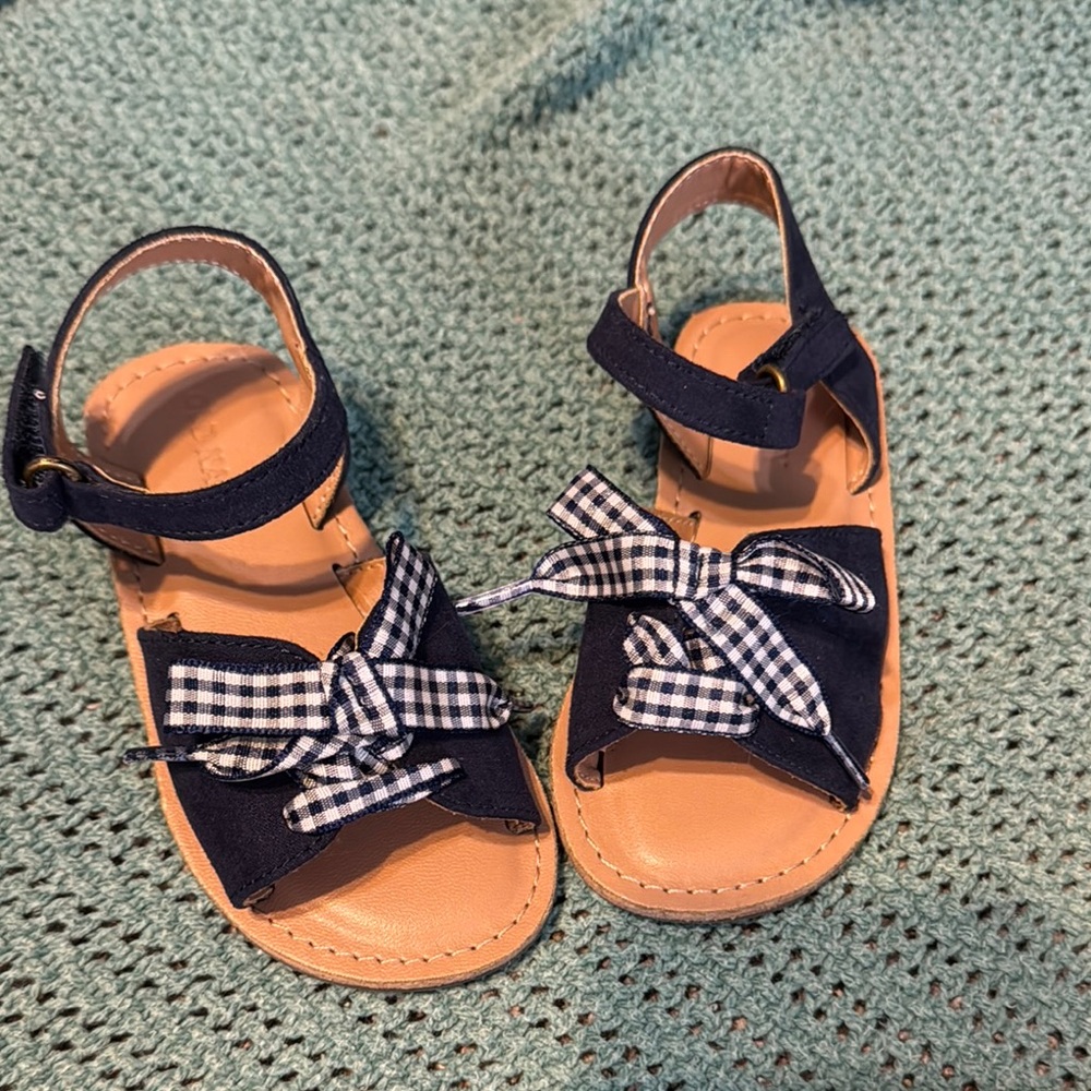 5/$25 7 Toddler Navy Sandals with Gingham Bow